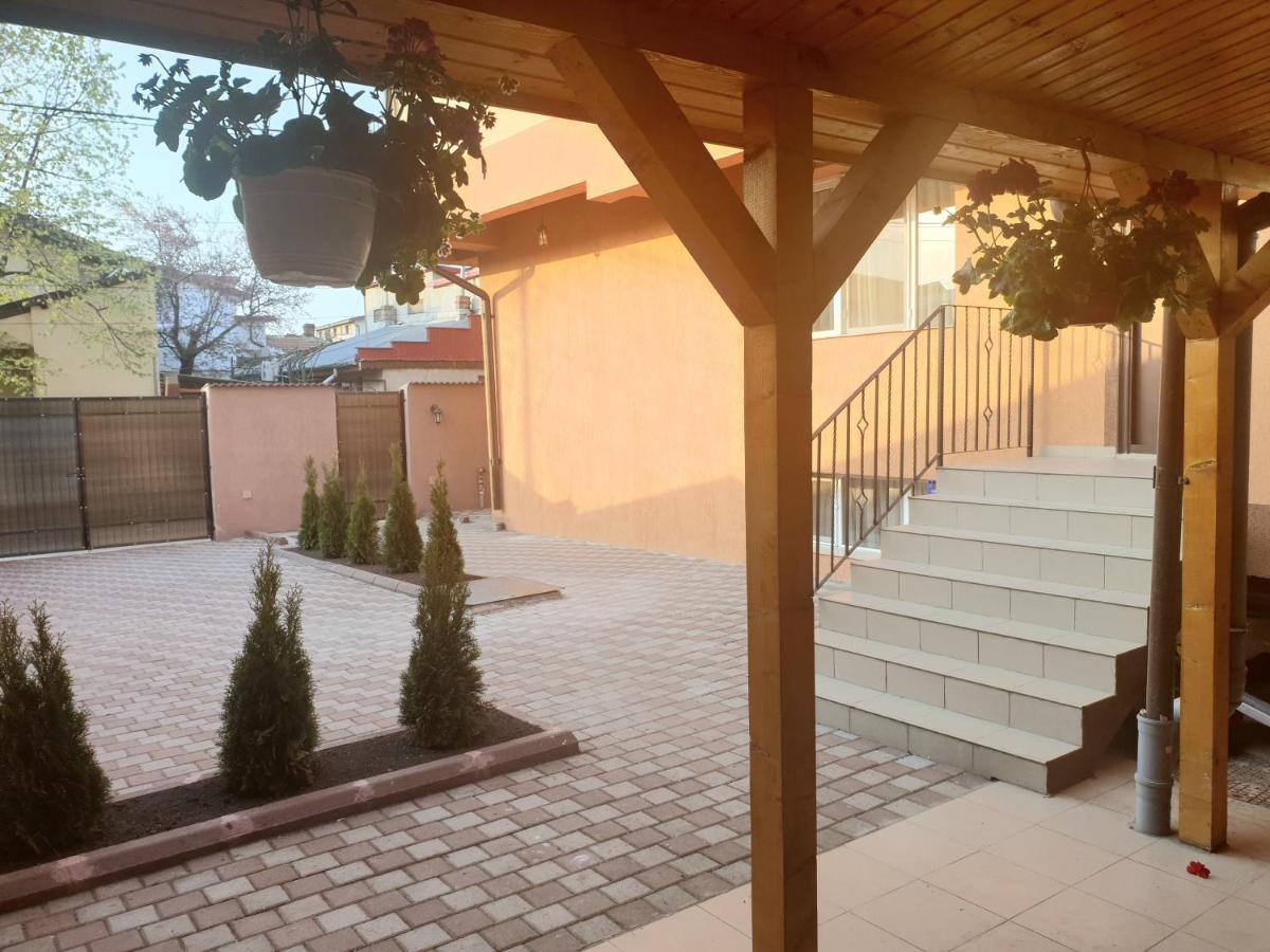 Villa Accommodation Bukarest Exteriör bild